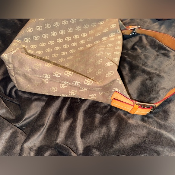 Vintage Dooney and Bourke shoulder bag - Picture 6 of 7